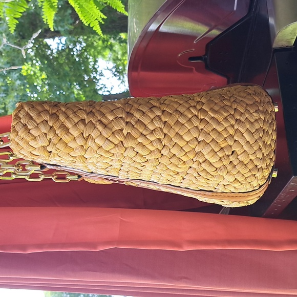 Michael Kors Straw Bag/Tan Leather Trim Gold Chains Shoulder Bag EC - Picture 6 of 12